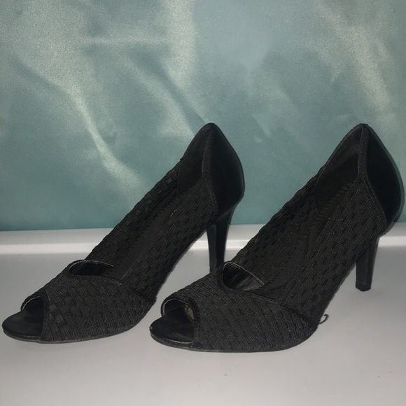 jcpenney | Shoes | Black Pumpshigh Heels Size 75 | Poshmark